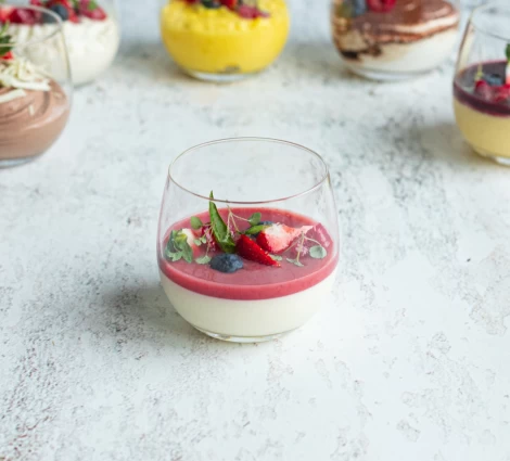 Panna cotta van rode vruchten